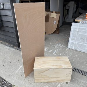 4ft tall welcome sign flower box with backboard